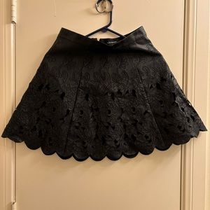 Club Monaco Black Scalloped Floral A Line Faux Leather Skirt Sz 0